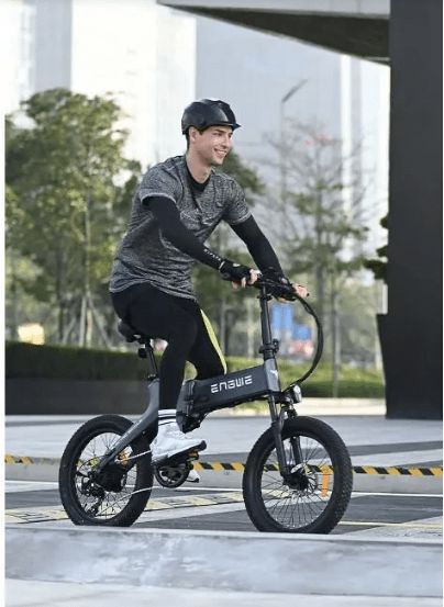 英格威電動車 引領(lǐng)年輕一代出行新風尚